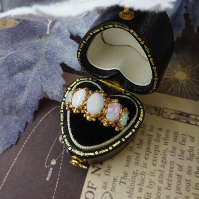 Vintage 9ct gold Opal ring, five stone, UK size M - Image 1 of 4