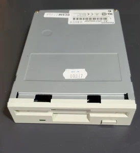 Panasonic 1.44Mb 3.5" Floppy Drive JU-257A826P White Faceplate - Picture 1 of 6