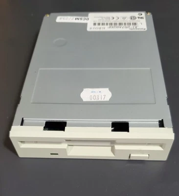 Panasonic 1.44Mb 3.5" Floppy Drive JU-257A826P White Faceplate - Image 1 of 4