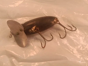 Auténtico SEÑUELO DE PESCA NEGRO FRED ARBOGAST JITTERBUG FIRMADO DE COLECCIÓN ¡Envío rápido gratuito! - Imagen 1 de 4