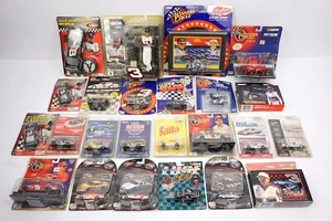 Lote de (23) juguetes vintage NASCAR Dale Earnhardt Sr, coches diecast, llaveros, etc. - Imagen 1 de 9