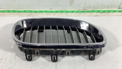 Хромированная верхняя передняя правая решетка бампера для BMW 328i 2012–2016 годов выпуска 7027062 от оригинального производителя. - Изображение 1 из 4