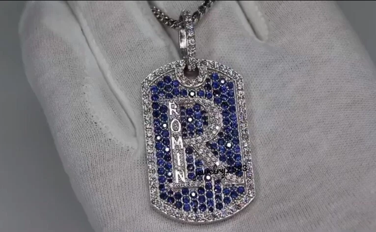 Colgante de plata 925 con nombre de letra personalizado de zafiro azul simulado de 2 quilates para hombre Foto 1 de 4