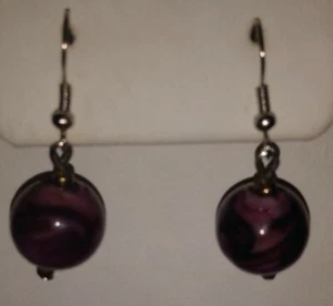 C18 Beautiful Swirled Glass Round Ball Shaped Purple Dangle Earrings - Picture 1 of 3