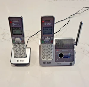 AT&T CL82401 w/Main Charging Base Answering Machine Extension with Phone - Picture 1 of 5
