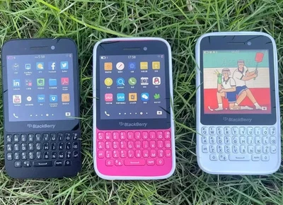 BlackBerry Q5 Unlocked 4G LTE WiFi 8GB 5MP Unlocked  Keyboard Smartphone - Image 1 of 4