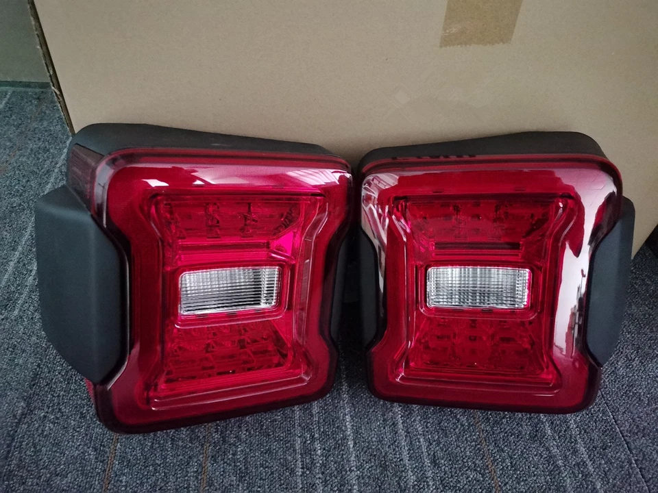 Luces traseras LED L+R de 2 piezas para Jeep Wrangler JL 2018-2024 Foto 1 de 4