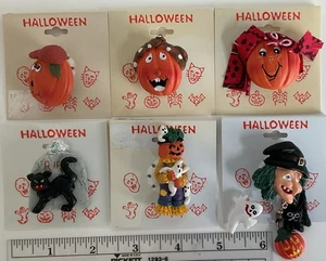 Großhandel Menge 6 Harz Halloween Pins - Kürbisse, Hexe, Geist/Katze - Bild 1 von 3