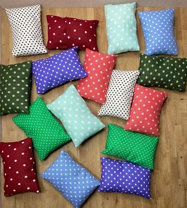 B. 16 Teile Puppenhaus Maßstab 1:12 Zubehör Überwurf Sofakissen gepunktet Punkte Kissen - Bild 1 von 3