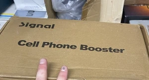 Amazboost A1 Kit d'amplificateur de téléphone portable pour la maison jusqu'à 2 500 pieds carrés, tous opérateurs (H) - Photo 1 sur 3