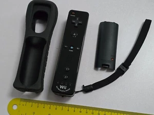 NINTENDO Wii & U OFFICIAL WIIMOTE MOTION PLUS REMOTE CONTROL Black Wireless Mote - Picture 1 of 3