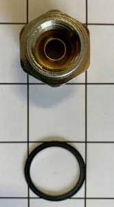 1967-69 FUEL INLET NUT & GASKET CORVETTE TRI POWER HOLLEY 3/8" FEMALE INLET - Imagen 1 de 2