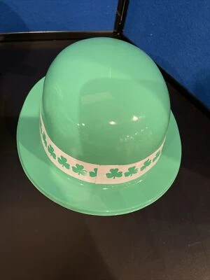 St. Patrick's Day Derby Hats Plastic Party Supplies costume adult size, 30 count - Image 1 of 4