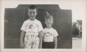 Kinder in Colorado T-Shirts - Fundfoto Vintage - Bild 1 von 2