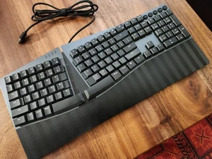 Perixx PERIBOARD-535 BR Wired Full-Size Mechanical Ergonomic Split Keyboard - Afbeelding 1 van 5