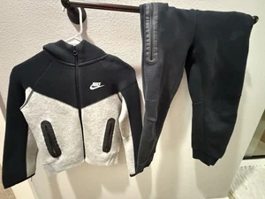 NIKE Sportswear Tech Suit Kids Small - Picture 1 of 6