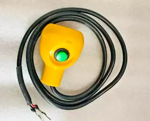 JCB Terna Manopola Gialla Assy con Microinterruttore (Parte n. 993/612000701/D9775) - Foto 1 di 4