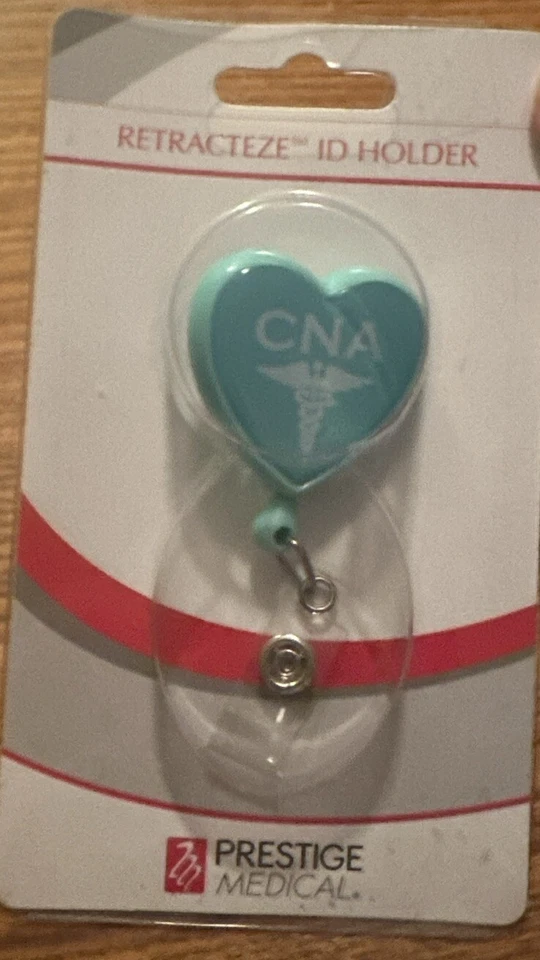 Prestige Medical Retracteze™ Soporte de identificación CNA Corazón en Aqua Sea Foto 1 de 2