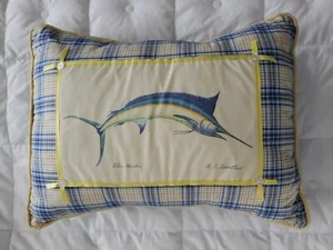 Betsy Drake blau Marlin Fisch kariert Indoor Outdoor Dekokissen 21" x 16" - Bild 1 von 3