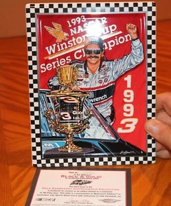 2000 SAM BASS MOTORSPORTS EDITIONS DALE EARNHARDT PLATE BLACK & GOLD CERAMIC TIL - Bild 1 von 3