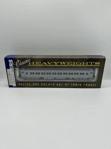 Walthers 932-10100 HO Scale Heavyweight Paired Window Coach Undecorated (NOS) #j - Bild 1 von 11