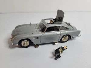 VTG Corgi Aston Martin Thunderball DB5 Ejection Works! Figure included. - Picture 1 of 9
