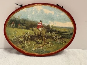 Vintage English Hunting Scene on Oval Wood Plaque 5.5" wide - Picture 1 of 5