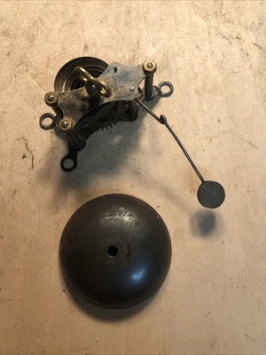 Antiguo reloj vintage Ingraham Gingerbread Mantle cuerda alarma y campana parte Foto 1 de 4