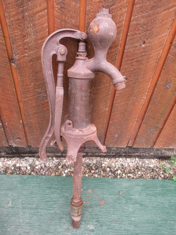 Vintage Cast Iron SMART BROCKVILLE Hand WATER PUMP with Brass Cylinder 20" High Cover