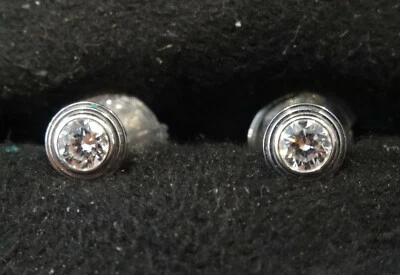 Aretes Cartier con pasador de diamantes 0,18 quilates VS/F-G Foto 1 de 4