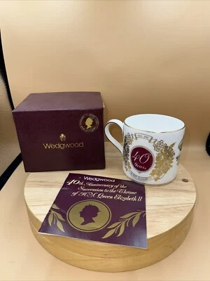 Wedgwood Mug 1952-1992 40th Anniversary H.M. Queen Elizabeth Succession Boxed - Image 1 of 4