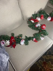 Vintage 7 Foot Strand of MERRY CHRISTMAS Mitten / Glove Blow mold lights - Picture 1 of 9