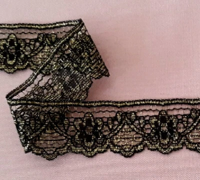 Borde floral de encaje negro dorado 10-21 yardas x 1-3/8" festoneado T50V cierre Foto 1 de 2