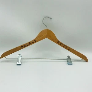 Palace Hotel Percha de Madera Coleccionable Percha de Madera con Abrazaderas para Pantalón o Falda - Imagen 1 de 5
