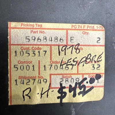 Lente de lámpara trasera lateral derecha GM 5968486 1978 Buick LeSabre Nuevo de Lote Antiguo Foto 1 de 4