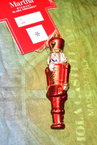 NEU MARTHA STEWART Weihnachten Glas Ornament NUSSKNACKER 6,25"H rot gold Glitzer - Bild 1 von 2