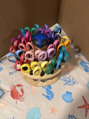 Kraft Edgers Fabric Scissors  Over 20 Pair - Image 1 of 4