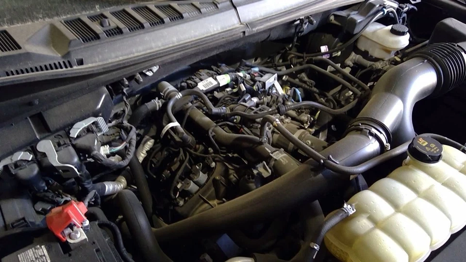 Used Engine 2.7L VIN P 8th Digit Turbo Fits 19-20 FORD F150 PICKUP 10304089 - Image 1 of 4