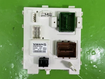 VOLVO XC40 BCM BODY CONTROL MODULE UNIT ECU FUSE BOX 32268109 2018-2022 - Image 1 of 4