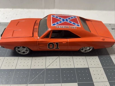 1981 ERTL DieCast General Lee 1969 Dodge Charger Dukes Of Hazzard Warner 1:18 - Image 1 of 4