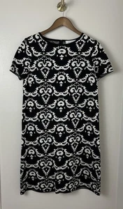 St. John Jacquard Knit Dress Short Sleeve Black Beige Pattern Lux Minimal Sz 6 - Picture 1 of 18