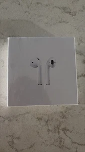 Apple AirPods 2nd Generation with Charging Case - Photo 1 sur 5