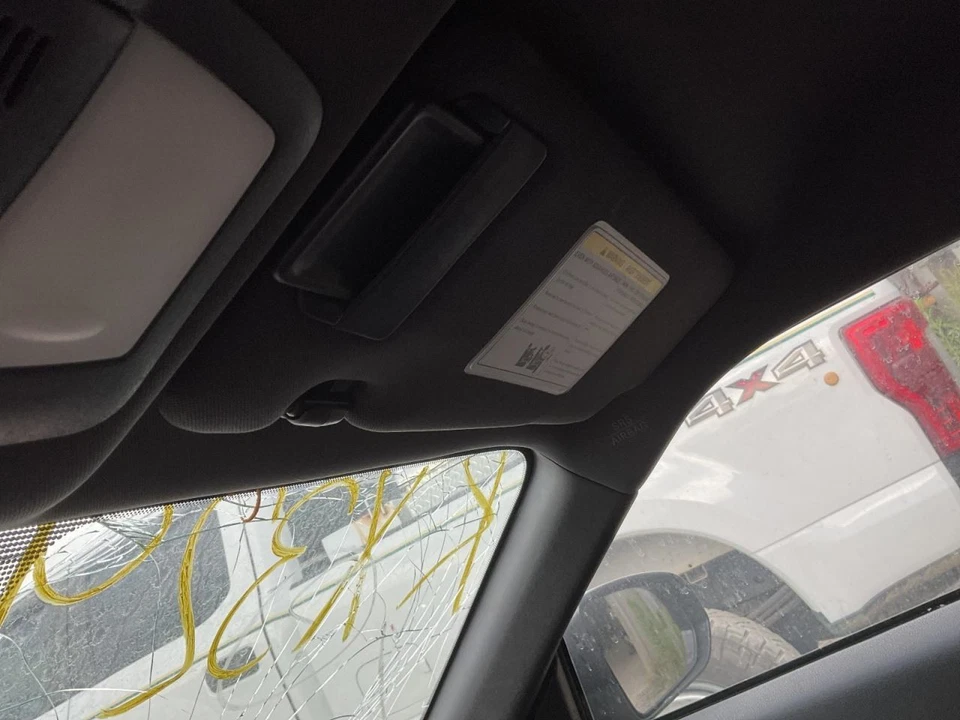 Passenger Sun Visor Illuminated Coupe Fits 09-20 370Z 4979084 - Imagem 1 de 1