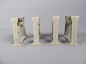 B196 Vintage Lionel USA Lot 4 Tréteaux pour Pont Gris H 7.7 cm Gauge Zéro 1:43 - Imagen 1 de 6