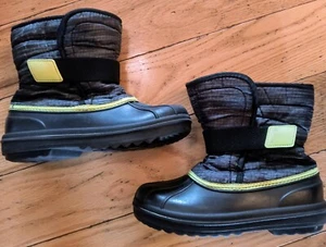 Children's Place Winter Boots Size 3 - Picture 1 of 4