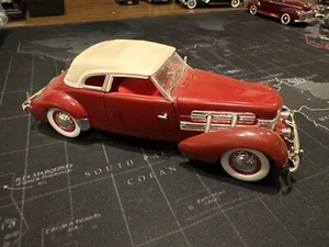 1937 CORD 812 Supercharged By Signature Diecast Maroon - Picture 1 of 5