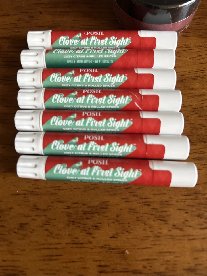 Juego de 7 bálsamos labiales de clavo a primera vista Perfectly Posh Foto 1 de 1