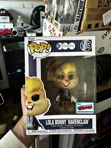 Funko Pop! WB 100: Figura Vinilo Lola Bunny Ravenclaw #1335 PEGATINA OFICIAL NYCC - Imagen 1 de 6
