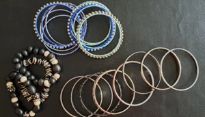 Lot of Enamel, Beaded Bangle & Stretch Bracelets Loft & More - Picture 1 of 5