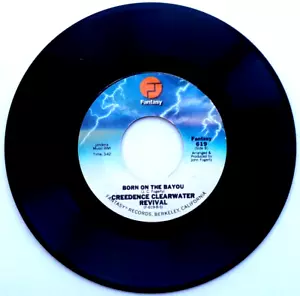 Creedence Clearwater Revival - Proud Mary / Born On The Bayou - Vinyl 45rpm 1982 - Bild 1 von 4